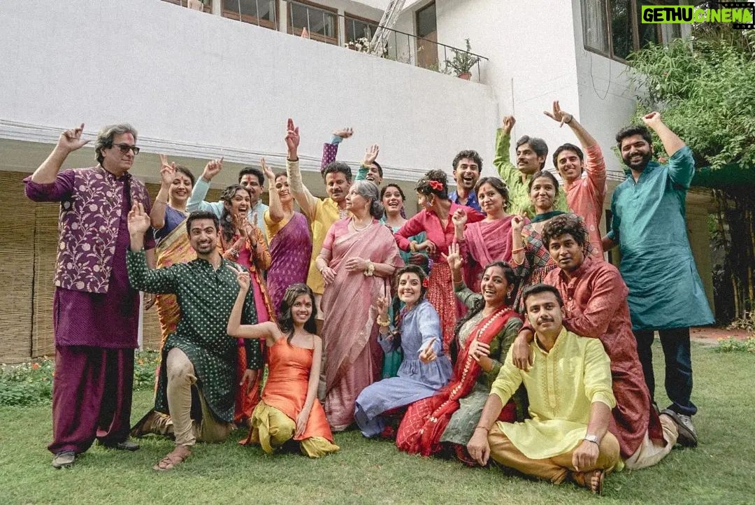 Tanvi Rao Instagram - The people of Gulmohar are what made Gulmohar truly bloom 🌸 There are so many people missing in these pictures, but I hope my love reaches out to everyone who made this shoot a time of such happiness and vibrancy. Some working stills from #Gulmohar Picture Credits- @routes_and_shoots @disneyplushotstar @pagliji Directed by @rahulchittella Beautifully captured by @eeshitnarain @chalkboardentertainment @zeemusiccompany #sharmilatagore @bajpayee.manoj @simranrishibagga @kavidrama @santhybee @utsavijhamusic @surajsharmagram @nargisnandal @sriharsh_sibu @seth_kanishk @danishsood @pujasarup @rajovilla @aayushi_diwan @sleepynushh @ishaanweenie @manshakhurana @routes_and_shoots Delhi, India