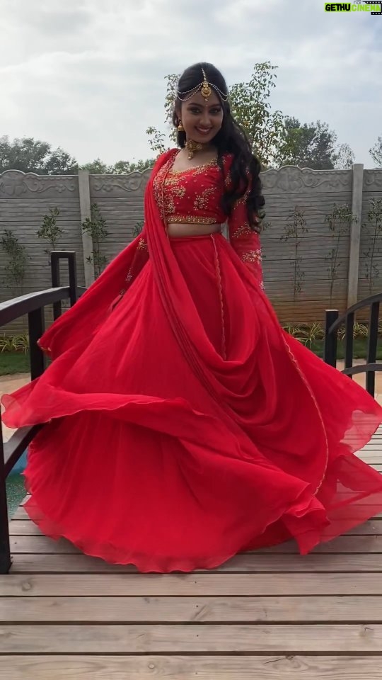 Tanvi Rao Instagram - This tasteful collection by @inayadesignerstudio - do check them out! Video credits- @rajaniabhirath1 @meghanasom #keerthi #lakshmibaramma #bhagyalakshmi #kannadatelevision #tvshow #stories #fashion #clothing #collaboration #actress #tanvirao