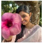 Tanvi Rao Instagram - On a beautiful morning, as warm rays of the sun brush your cheeks and the birds sing their love songs, who would you take a walk with? Tag your favourite person. Mine- Amma @swarnagowri8 🌸 Wearing this elegant saree by @maynadesignerstudio 🌸 #saree #indianwear #ethnic #fashion #collaboration #styling #elegant #beautiful #photooftheday #photoshoot #modeling #actor #tanvirao Mangalore, Karnataka, India