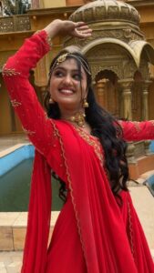 Tanvi Rao Instagram - Because today is Rama Navami and this song is from #sitaramam , and because my friend @vinutha__nagaraj will be extremely happy to see this song on my profile 🙊 Also because they're SUCH PRETTY COSTUMES! By @inayadesignerstudio Video credits: @rajaniabhirath1 @meghanasom #sitaramam #ramanavami #inaya #dancersofinstagram #dance #dancer #costume #lehenga #fashion #aesthetic #reelsinstagram #reels Bangalore, India