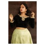 Tanvi Rao Instagram - "ಯುಗಾದಿಗೆ ಮಾಡಿರುವ ಸಿಹಿ ತಿಂಡಿಗಳು ಯಾರಿಗೆ ಬೇಕು?" ಯುಗಾದಿ ಹಬ್ಬದ ಹಾರ್ದಿಕ ಶುಭಾಶಯಗಳು 🌼 Make up and hair: @makeupbyshwethasudhi Jewelery: @shwethasudhijewellery Costume: @ayra_designer.__studio #ugadi #ugadispecial #festival #photoshoot #photography #photos #model #makeupartist #makeover #tanvirao Karnataka