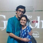 Tanvi Rao Instagram - Some wonderful human beings that I had the opportunity to work and interact with!🌸 Tried to fit in as many pictures as Instagram would allow, but clearly it doesn't suffice. I assure you, this team was as tender and warm as the movie itself :)🍁 #Gulmohar Go watch now if you haven't already! @pagliji Directed by @rahulchittella Beautifully captured by @eeshitnarain @chalkboardentertainment @zeemusiccompany #sharmilatagore @bajpayee.manoj @simranrishibagga @kavidrama @santhybee @utsavijhamusic @surajsharmagram @nargisnandal @sriharsh_sibu @seth_kanishk @danishsood @pujasarup @rajovilla @aayushi_diwan @sleepynushh @ishaanweenie @manshakhurana @routes_and_shoots