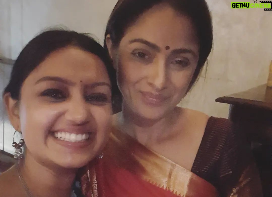 Tanvi Rao Instagram - Some wonderful human beings that I had the opportunity to work and interact with!πΈ Tried to fit in as many pictures as Instagram would allow, but clearly it doesn't suffice. I assure you, this team was as tender and warm as the movie itself :)π #Gulmohar Go watch now if you haven't already! @pagliji Directed by @rahulchittella Beautifully captured by @eeshitnarain @chalkboardentertainment @zeemusiccompany #sharmilatagore @bajpayee.manoj @simranrishibagga @kavidrama @santhybee @utsavijhamusic @surajsharmagram @nargisnandal @sriharsh_sibu @seth_kanishk @danishsood @pujasarup @rajovilla @aayushi_diwan @sleepynushh @ishaanweenie @manshakhurana @routes_and_shoots