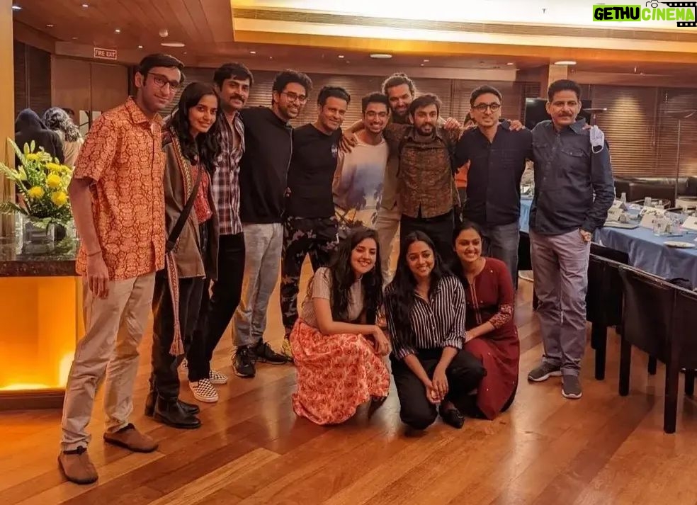 Tanvi Rao Instagram - Some wonderful human beings that I had the opportunity to work and interact with!🌸 Tried to fit in as many pictures as Instagram would allow, but clearly it doesn't suffice. I assure you, this team was as tender and warm as the movie itself :)🍁 #Gulmohar Go watch now if you haven't already! @pagliji Directed by @rahulchittella Beautifully captured by @eeshitnarain @chalkboardentertainment @zeemusiccompany #sharmilatagore @bajpayee.manoj @simranrishibagga @kavidrama @santhybee @utsavijhamusic @surajsharmagram @nargisnandal @sriharsh_sibu @seth_kanishk @danishsood @pujasarup @rajovilla @aayushi_diwan @sleepynushh @ishaanweenie @manshakhurana @routes_and_shoots