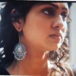 Tanvi Rao Instagram - I'm extremely happy to be a small part of this beautiful, heartfelt story. I always wished to tell stories that could navigate into deep corners in people. This movie is sure to make home in all hearts :') At its premiere, when the end credits started rolling, I was brimming with so many undefinable emotions. I'd love for you to feel them too :') "Gulmohar" now on Disney+hotstar. Do give it a watch. I'm sure it will leave with you a warm smile ❤ @pagliji Director: @rahulchittella Cinematographer: @eeshitnarain #Gulmohar #family #love #life #stories #heartfelt #touching #disneyplushotstar