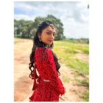 Tanvi Rao Instagram – A shoutout to @maynadesignerstudio for this beautiful attire and the gorgeous necklace🌹 It added so much grace to my body as I danced, and gave me so much confidence.
@maynadesignerstudio even sent it to me with a cute note and I was all smiles. :)
Head to her page now to find out more about her!
Designer- @maynadesignerstudio
Captured by @rajaniabhirath1
#lakshmibaramma #bhagyalakshmi #keerthi #shoot #shootdiaries #collaboration #clothing #sawariya #necklace #choker #clothes #fashion #dance #styleicon #style #instagram #tanvirao Bangalore, India