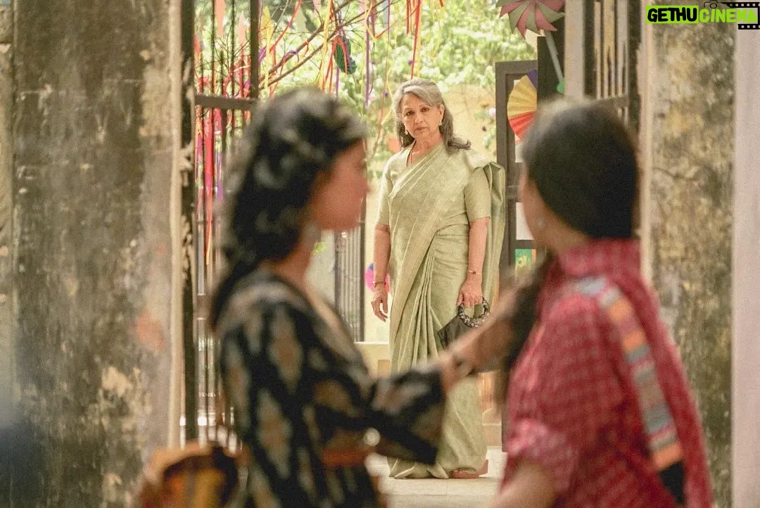 Tanvi Rao Instagram - Capturing the unsaid with such tender beauty - @routes_and_shoots Some stills from Gulmohar 🌸 Picture Credits- @routes_and_shoots @disneyplushotstar #Gulmohar Go watch now if you haven't already! @pagliji Directed by @rahulchittella Beautifully captured by @eeshitnarain @chalkboardentertainment @zeemusiccompany #sharmilatagore @bajpayee.manoj @simranrishibagga @kavidrama @santhybee @utsavijhamusic @surajsharmagram @nargisnandal @sriharsh_sibu @seth_kanishk @danishsood @pujasarup @rajovilla @aayushi_diwan @sleepynushh @ishaanweenie @manshakhurana @routes_and_shoots Delhi, India