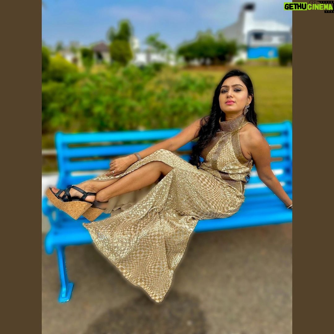 Tanvi Rao Instagram - Sizzle ⚡️ This sparkling outfit - @dharaa_atelier @dharaatelier My lovely photographer- @rajaniabhirath1 ❤️ #sizzle #sparkle #sass #fashion #attire #gown #dress #design #designer #collab #artistsoninstagram #actor #lakshmibaramma #keerthi #tanvirao Bangalore, India