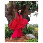 Tanvi Rao Instagram – A shoutout to @maynadesignerstudio for this beautiful attire and the gorgeous necklace🌹 It added so much grace to my body as I danced, and gave me so much confidence.
@maynadesignerstudio even sent it to me with a cute note and I was all smiles. :)
Head to her page now to find out more about her!
Designer- @maynadesignerstudio
Captured by @rajaniabhirath1
#lakshmibaramma #bhagyalakshmi #keerthi #shoot #shootdiaries #collaboration #clothing #sawariya #necklace #choker #clothes #fashion #dance #styleicon #style #instagram #tanvirao Bangalore, India