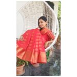 Tanvi Rao Instagram - "How bold one gets when one is sure of being loved" - Sigmund Freud What do you have to say about Keerthi's way of love? ಕೀರ್ತಿಯ ಹುಚ್ಚು ಪ್ರೀತಿಯ ಕುರಿತು ನಿಮ್ಮ ಅಭಿಪ್ರಾಯ ಏನು? Costume credits: @inayadesignerstudio Picture Credits: @makeup_by_sushmananaiah ❤ #keerthi #lakshmibaramma #bhagyalakshmi #kannadatelevision #tvshow #stories #fashion #clothing #collaboration #actress #tanvirao Bangalore, India