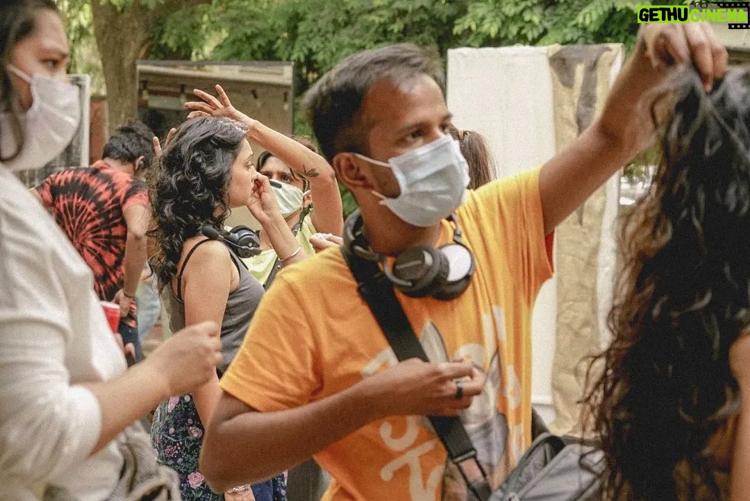 Tanvi Rao Instagram - The people of Gulmohar are what made Gulmohar truly bloom 🌸 There are so many people missing in these pictures, but I hope my love reaches out to everyone who made this shoot a time of such happiness and vibrancy. Some working stills from #Gulmohar Picture Credits- @routes_and_shoots @disneyplushotstar @pagliji Directed by @rahulchittella Beautifully captured by @eeshitnarain @chalkboardentertainment @zeemusiccompany #sharmilatagore @bajpayee.manoj @simranrishibagga @kavidrama @santhybee @utsavijhamusic @surajsharmagram @nargisnandal @sriharsh_sibu @seth_kanishk @danishsood @pujasarup @rajovilla @aayushi_diwan @sleepynushh @ishaanweenie @manshakhurana @routes_and_shoots Delhi, India