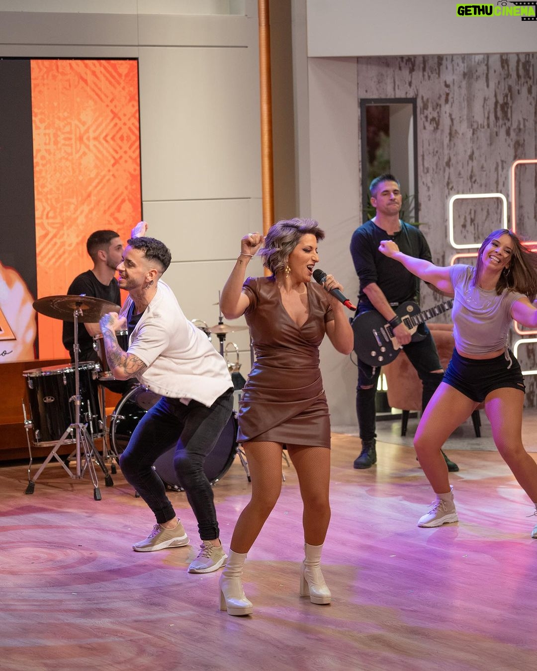 Tanya Instagram - Tanya veio ao programa apresentar o seu último trabalho: Chora Bebé. Acabou de regressar de uma digressão pelos EUA – Rhode Island, Mineola e Boston 👏🏼 📸 @mbritesphotos RTP1 - Programa Praça da Alegria - Ao Vivo!
