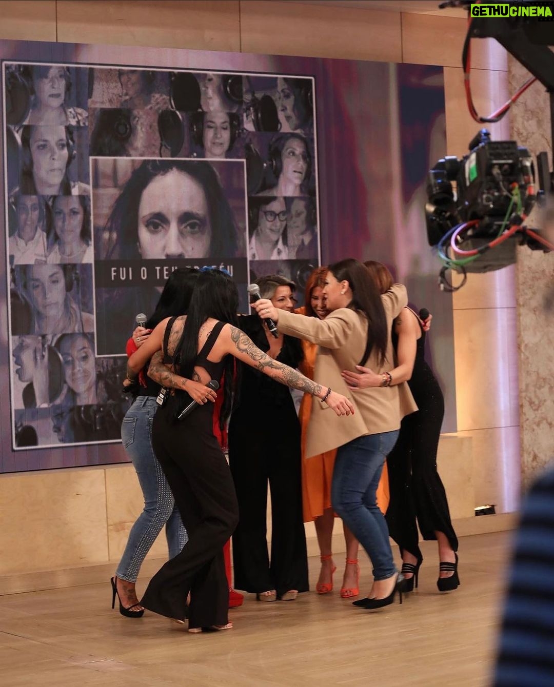 Tanya Instagram - Hoje foi o dia de algumas de nós irmos ao programa @doisas10tvi para apresentar o tema #fuioteutrofeu, obrigada pelo convite por ter participado nesta iniciativa ❤️ “Vamos fazer a diferença na vida de alguém” Plural -TVI