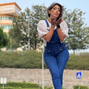Tanya Instagram - Um beijinho grande de Bom Domingo e não se esqueçam hoje estarei em cortiçois, espero por vocês, há e o jogo não acabou como diz a música, ainda agora Começou beijinhos 🥰❤️😘