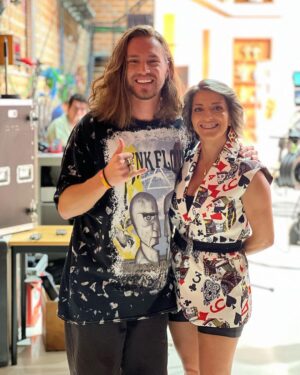 Tanya Instagram - Hoje começamos a manhã na @pracadaalegriartp e encontrei o @vitorkley 😍 onde vamos estar juntos em modo concerto, na Arte Doce em Lagos dia 27 de Julho. 
#tanya #pracadaalegria #colegas #musica #dança #animação #artedoce #lagos #osol #foryou #look #lookdodia #style #fashion