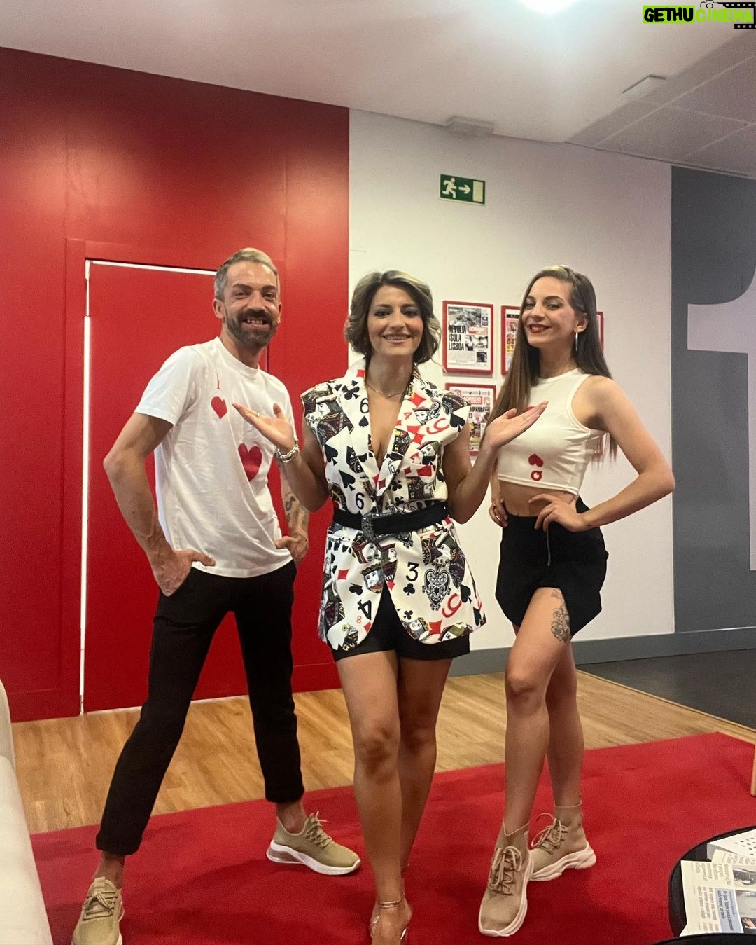 Tanya Instagram - Começamos a semana logo pela manhã na cmtv, não percam já de seguida no programa @manhacm_cmtv ♥️♣️♠️♦️ #manhacmtv #bomdia #tanyachorabebe #musica #outfittoday #outfit #fashion #style #dança #bailarinos #foryou #tanya #paisreal