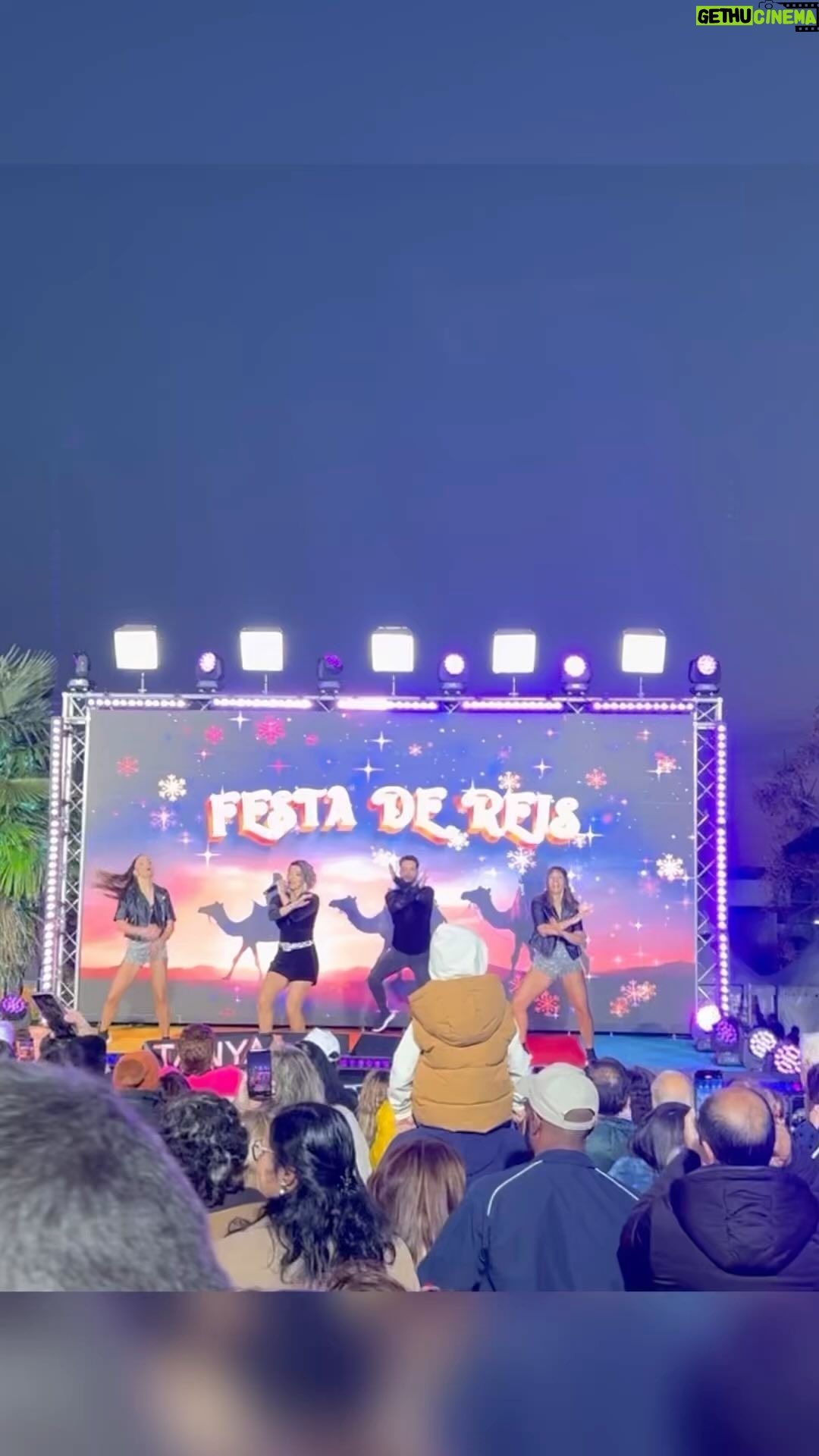 Tanya Instagram - Ontem estive no programa “Somos Portugal” e como sempre com um publico incrível, obrigada 🙏🏼❤️ #somosportugal #tvioficial #tvi #tv #publico #chorabebe #shows #coracaopartido Brandoa