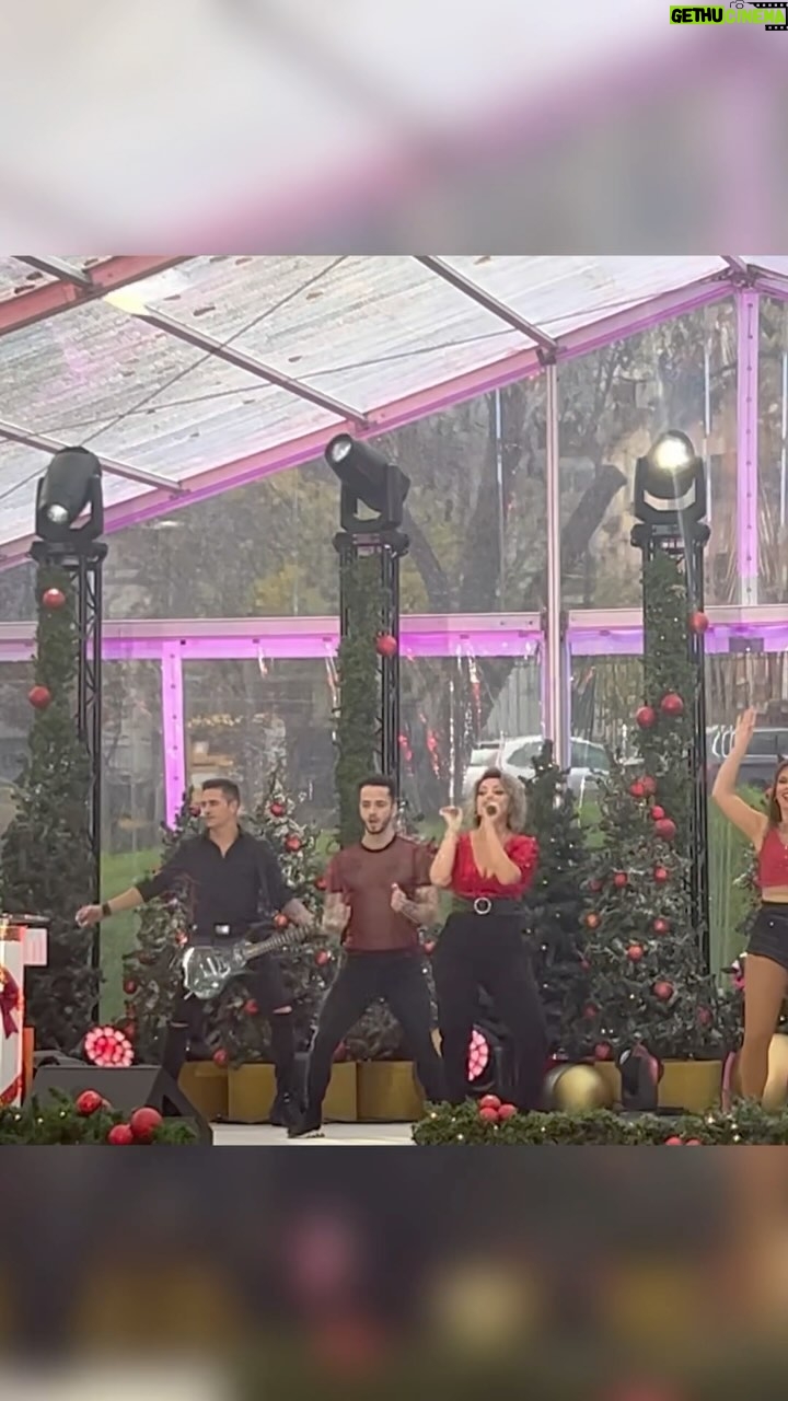 Tanya - 0.9K Likes - Em modo de “Há Festa no Hospital” no Dona Estefânia com a @tvioficial foi incrível, obrigada 🙏🏼 #natal #christmas #musica #muisc #chorabebe