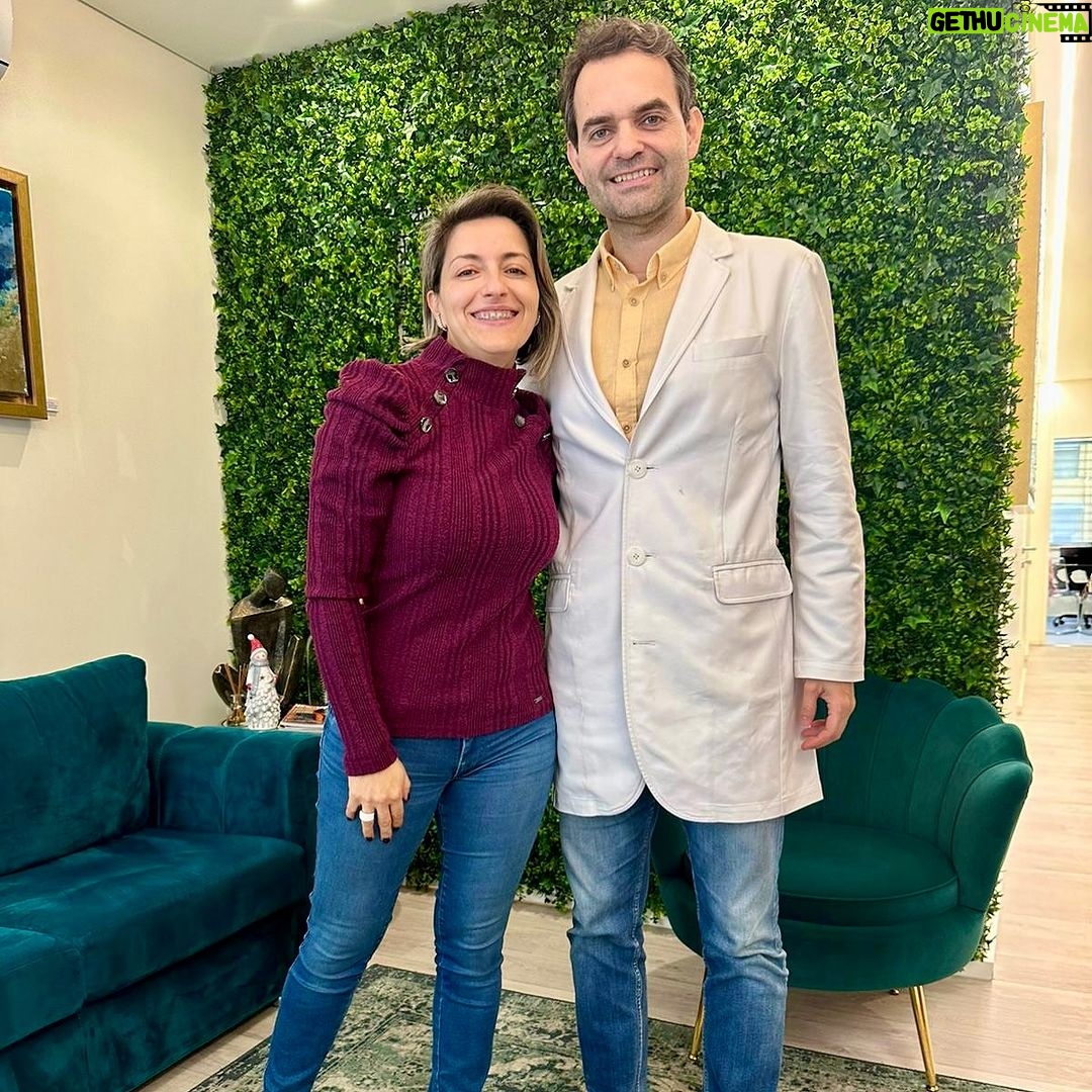 Tanya Instagram - Fui visitar o Dr Pedro Melo para cuidar do meu rosto. Um verdadeiro profissional a quem confio a minha imagem. 🥰 @latitude_portatil @dr.pedro_melo #drpedromelo #botoxfacial #juventude #imagem Art Beauty Clinic