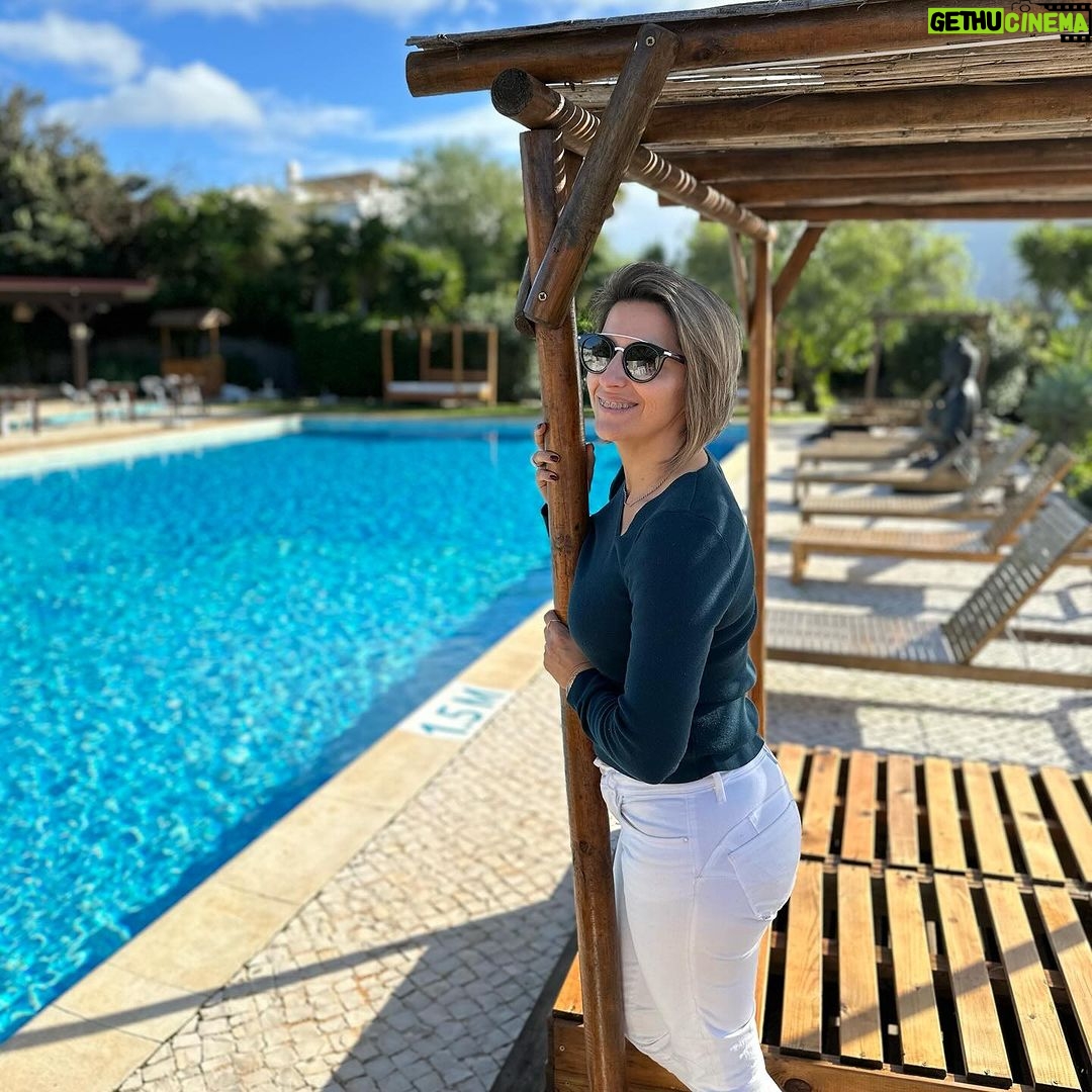 Tanya - 1K Likes - A semana a acabar com este sol 🌞 mas passei para lembrar-vos que amanhã estarei a cantar na Arroteia perto de Leiria, espero por vocês ❤️ #tanyaoficial #coracaopartido #show #musica #feliz #sol
