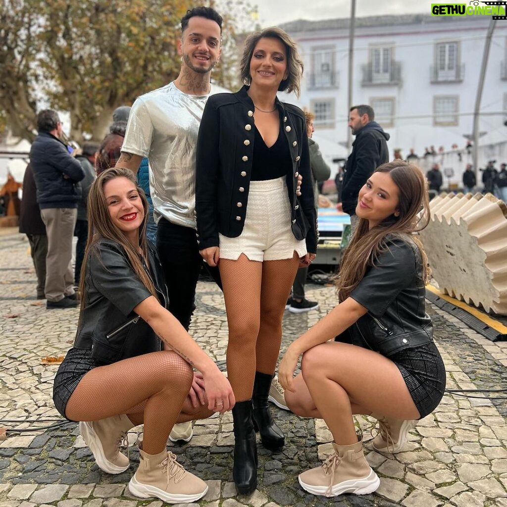 Tanya Instagram - Hoje estivemos na RTP no @aquiportugal.oficial, quem esteve desse lado a assistir??? #aquiportugal #rtp #muisca #show #bailarinos #amor #paixao #tv Óbidos, Portugal
