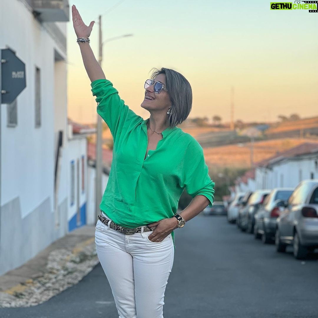 Tanya - 1K Likes - O verão foi cheio de cor e Alegria, a próxima época ainda será melhor ❤️🍀 boa terça-feira, beijinhos #musica #amor #coracaopartido #chorabebe #show