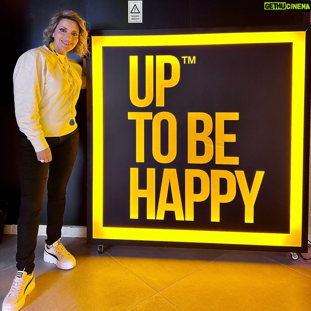Tanya Instagram - É com muito orgulho que anúncio que sou embaixadora do @fitnessup_portugal . O fitnessUp existe em vários pontos do país exprimenta, já não há desculpas para não treinar, nem para mim. 😅 Exercício físico é saúde, treinem 💪 Sábado Feliz. ❤️😘 #fitnessup #fitnessupportugal #exerciciofisico #saude #bemestar Portela
