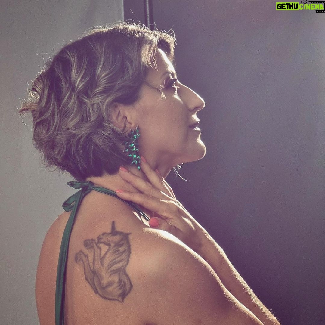 Tanya - 1.2K Likes - Um fim de semana cheio de coisas pra fazer, mas sempre aqui para vos mandar um beijinho ❤️ #fimdesemana #hoje #amor #reuniões #sessoes #decisões #seguiremfrente