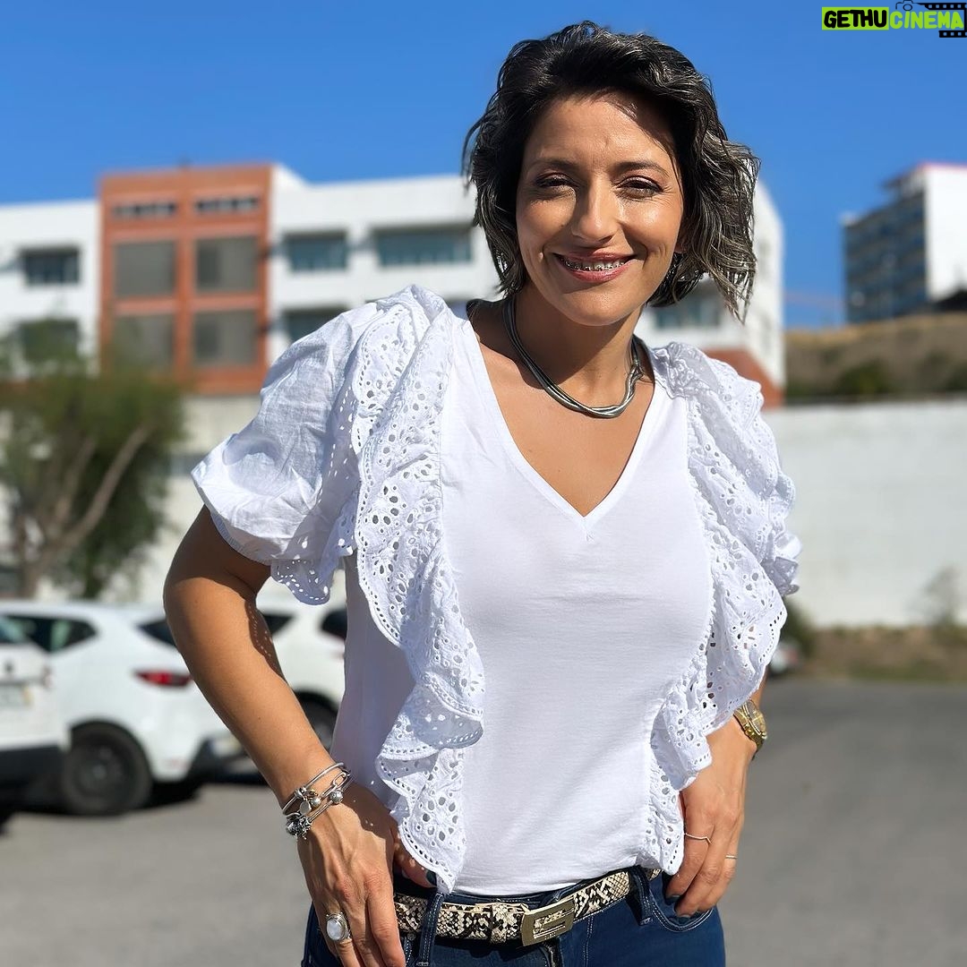Tanya - 1K Likes - Aqui estou eu para vos desejar uma excelente terça-feira ❤️ “Hoje vou ser Feliz” beijinhos e muito amor pra vocês #amor #coracaopartido #feliz #hoje #musica