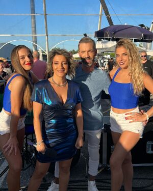 Tanya Instagram - Hoje em modo @aquiportugal.oficial a primeira já cantamos vamos a próxima 😍 já de seguida não percam ❤️ 
#aquiportugal #rtp1 #tanya #lookdodia #televisão #pombal #festa #musica #dança #bailarinos