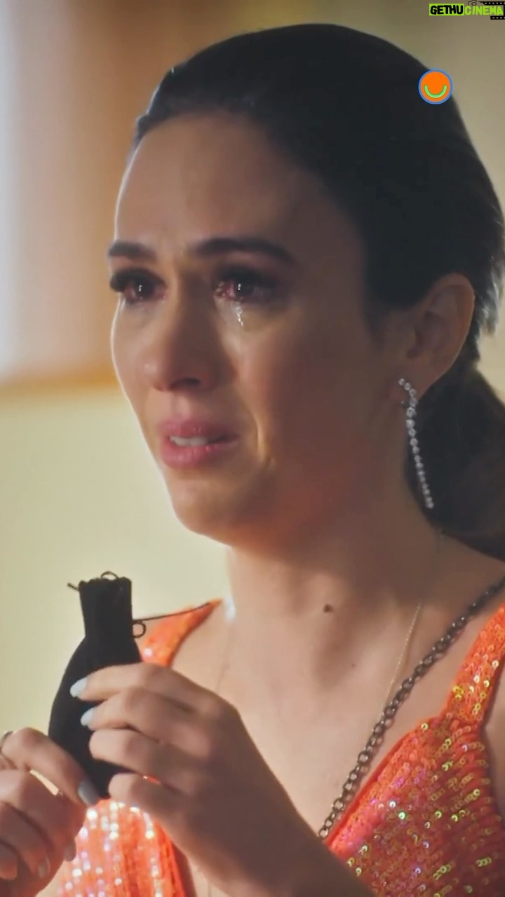 Tatá Werneck Instagram - #TERRAEPAIXÃO 📺 Antes do casamento da irmã, Anely entregou a Lucinda o escapulário que a avó das duas a deu na infância. 🥹 A relação delas está cada dia mais linda, né? ❤️
