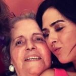 Tatá Werneck Instagram - Hoje seria aniversário da minha Denguinho. Fico imaginando se ela tinha dimensão do meu amor. Eu falava todos os dias que eu a amava. Desde criança. Mas isso era pouco perto do meu amor. Que exista um lugar lindo pertinho de Deus (por quem ela sempre foi tão apaixonada) pra receber e abraçar vc , minha denguinho. Eu sinto muito sua falta. Mas te sinto por perto o tempo todo. Você está sempre comigo nos sonhos. Você está quando penso em Deus e no amor que vc me ensinou a sentir. E está quando minha fé tá esquisita. Vc esta antes de trabalhar e na hora de agradecer. Postando aqui pq vc gostava de ser homenageada. Lutou demais pra criar os filhos e os netos. Então sei que está bem. Meu receio é apenas sobre a questão dos salgadinhos e da calêndula. Tem aí?