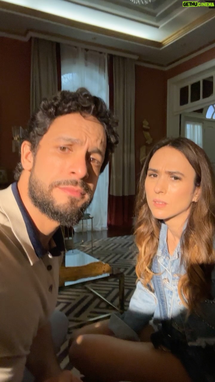 Tatá Werneck Instagram - Única maneira de não vazar nossas fofocas na rede globo. @tatawerneck Estúdios Globo