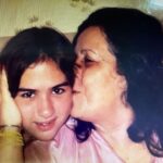 Tatá Werneck Instagram - Hoje seria aniversário da minha Denguinho. Fico imaginando se ela tinha dimensão do meu amor. Eu falava todos os dias que eu a amava. Desde criança. Mas isso era pouco perto do meu amor. Que exista um lugar lindo pertinho de Deus (por quem ela sempre foi tão apaixonada) pra receber e abraçar vc , minha denguinho. Eu sinto muito sua falta. Mas te sinto por perto o tempo todo. Você está sempre comigo nos sonhos. Você está quando penso em Deus e no amor que vc me ensinou a sentir. E está quando minha fé tá esquisita. Vc esta antes de trabalhar e na hora de agradecer. Postando aqui pq vc gostava de ser homenageada. Lutou demais pra criar os filhos e os netos. Então sei que está bem. Meu receio é apenas sobre a questão dos salgadinhos e da calêndula. Tem aí?
