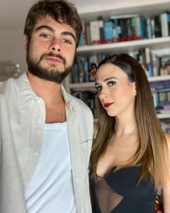 Tatá Werneck Instagram - Esse post é mais do que um agradecimento ao seu amor, companheirismo, paizão que é da nossa pequenininha, roubar meu desodorante há 7 anos, e ter me dado uma família. Esse post é pra agradecer a Lecy que todo ano me lembra que é nosso aniversário de casamento 🦋 te amo. Obrigada pela filha mais linda que eu poderia ousar em pedir a Deus 🦋 percebam que nas fotos mais recentes rafa foi ficando mais arrogante por estar malhando #pubi