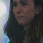Tatá Werneck Instagram - A @tatawerneck faz a gente rir, mas também faz a gente se emocionar! Pode falar: que show de atuação! 👏 Vem rever esse cenão aqui no @globoplay! 😍 #TerraEPaixão #PraTodosVerem: Cena da novela Terra e Paixão em que Anely e Luigi, interpretados por Tata Werneck e Rainer Cadete, estão conversando em um quarto. Ela chora e, no fim, eles se abraçam.