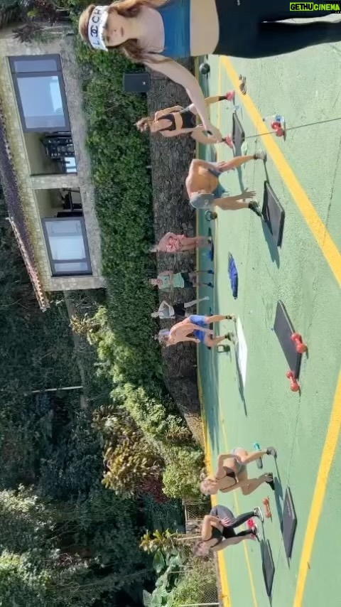 Tatá Werneck Instagram - Já começando com aulão do @jgiordanoo e som de @iza . Nitidamente sou a mais preparada. Minha tia foi retirada da aula para filmar. Por votação unânime