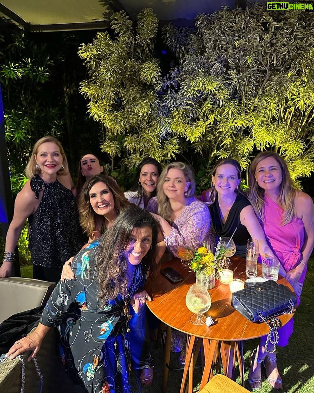 Tatá Werneck Instagram - Parabéns pra querida @fatimabernardes ! Mulher incrível demais que admiro tanto! @rafaavitti @ferodriguesoficial @tatafersoza @louisedtuani @sterblitch @reginacase e Adriana Esteves e te amo @carlabiriba