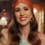 Tatá Werneck Instagram - As cartas estão na mesa e a minha mais nova embaixadora @tatawerneck! ✨ Ela já entrou para a minha equipe maravilhosa com @sabrinasato, @paulovieira.oficial e @rafaelportugal com uma missão muito especial pra sua estreia: #BBB24! 👀🔮 #PraTodosVerem: Vídeo da apresentadora Tatá Werneck comentando sobre sua nova parceria com o Globoplay.