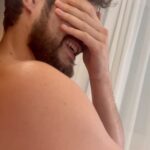 Tatá Werneck Instagram - Tadinho dele. Chorou e tudo. Pega mil Kilos no supino mas foi ver uma agulha que se escondeu debaixo das almofadas tadinho do meu amor @rafaavitti