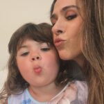Tatá Werneck Instagram - Meu grude , meu amor 🦋