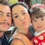 Tatá Werneck Instagram - 7 anos juntos! 7 anos achando você o homem mais lindo do mundo depois do Bruno Mars. 7 anos tentando entender como alguém pode acordar bonito se eu acordo parecendo que corri a meia maratona com obstáculos. 7 anos que eu acho que não vai dar certo . 7 anos que reclamo que vc não gosta de fofoca e eu gasto todo meu pacote de dados ligando pras minhas amigas. Que eu não consigo ter um desodorante pq vc leva . Que eu admiro sua relação com os animais. E me incluo nisso pq tenho lugar de fala de capivara. Que eu acho a sua comida a mais maravilhosa (entendam como quiserem . Mas estava falando de macarrão). Que eu te admiro demais como ator . Que eu aprendo com vc pequenas coisas que deveria ter aprendido quando era pequena apesar de ainda ser pequena. E nesses 7 anos, acho que foi a primeira vez que nos não lembramos do nosso aniversário pela internet. Não somos um casal perfeito. Somos um casal normal. E eu acho isso perfeito . Te amo