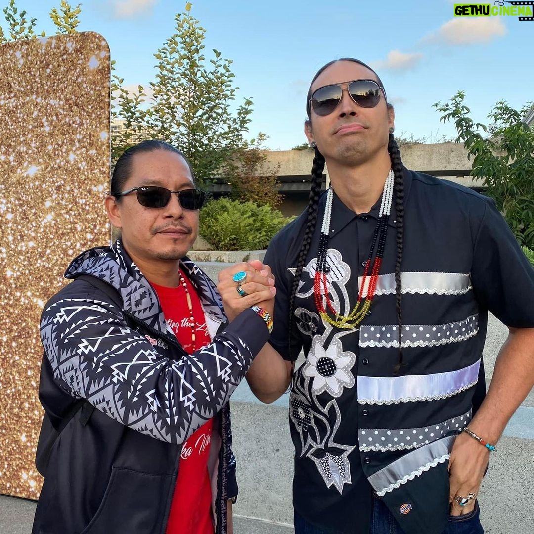 Tatanka Means - 3.7K Likes - Sold out show. First time performing in Oakland. Had a great time meeting everyone and seeing my tahansi Leonard Crowdog Jr. Big thank you to @jackiecomedy @goodmedicinecomedy and everyone involved for making it possible! Shout out to uncle Marc Yaffee the legend and Siena and Jackie 🙏🎤❤️ bang bang 💥
📸 by @malcolmwallacephotography