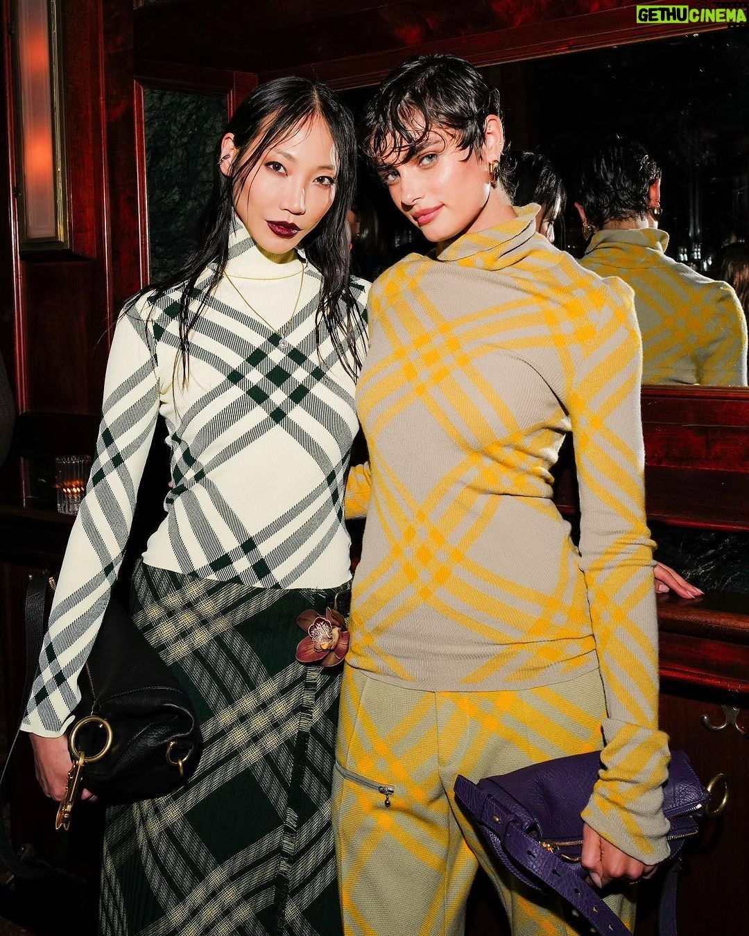 Taylor Hill Instagram - A fun knight ;) thank you @burberry for having me 🥰❤️ New York City