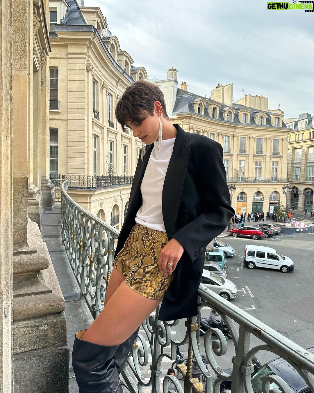Taylor Hill Instagram - 💛 a beautiful show! Thank you for having me 💛 @isabelmarant Paris, France