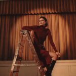 Taylor Hill Instagram - Harper’s Bazaar Greece! Thank you for seeing my vision and making it come to life ✨ @harpersbazaargreece Photographer: @jonnymarlow Stylist: @katie_mossman Makeup Stylist: @stoj_makeupartist Hair Stylist: @tak8133