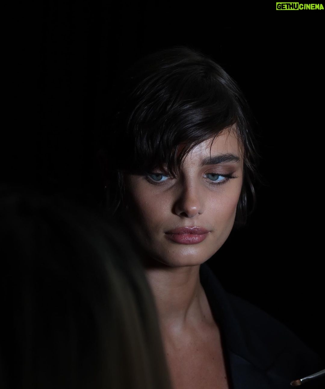 Taylor Hill Instagram - Thank you @victoriassecret for such a magical night ✨ it felt good being back on the pink carpet 💗 I’m so grateful to have been a small part of this very special project and I can’t wait to see the final film. New York, New York