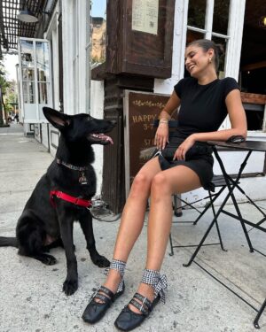 Taylor Hill Instagram - Took my giant black cat for a walk 🐈‍⬛ 🖤