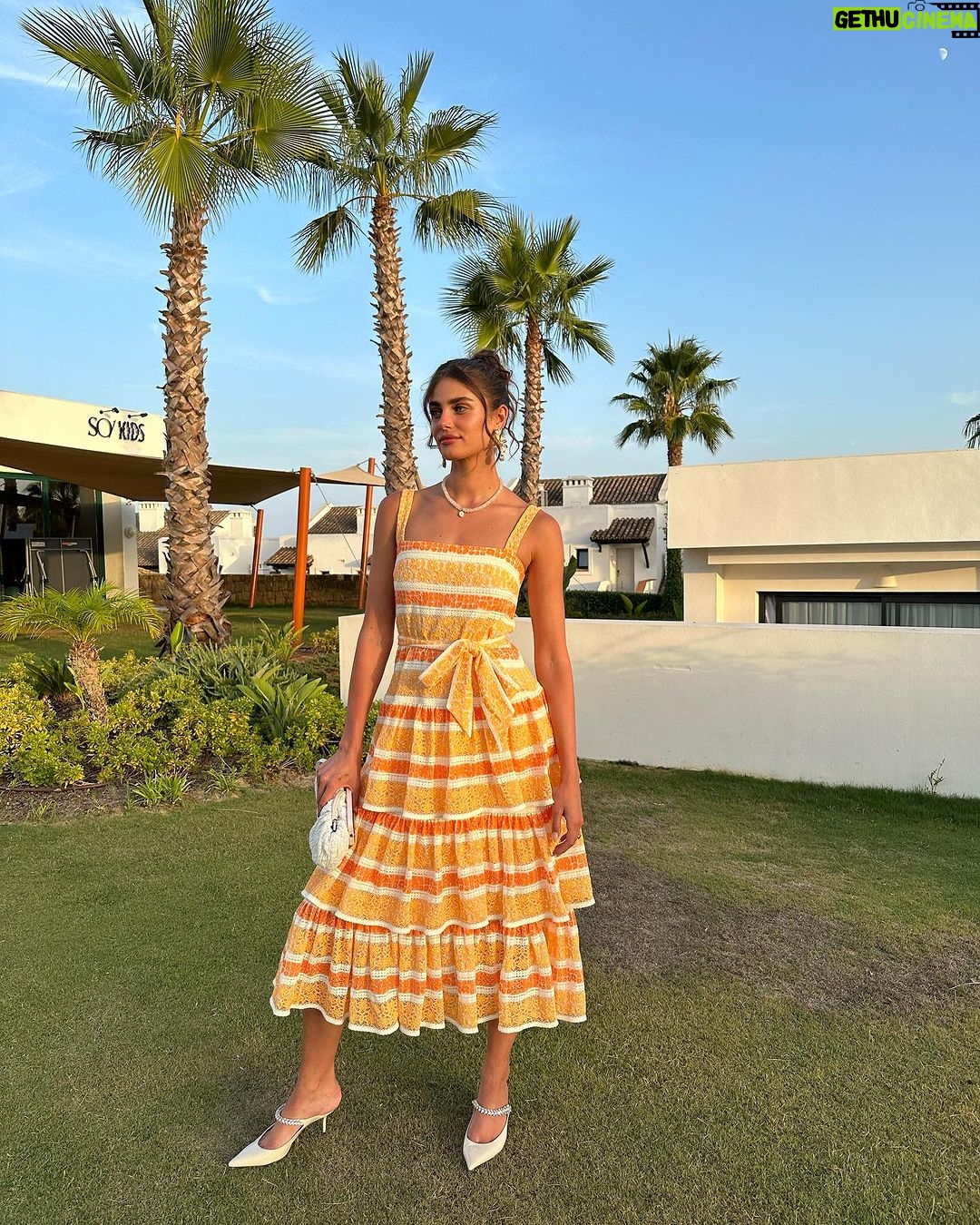 Taylor Hill Instagram - Till next time 👋 💛☀️