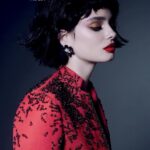Taylor Hill Instagram - This season, modern grunge goes luxe, as cool tones meet metallic brushstrokes, and tantalizing textures. Swipe through, and pick up your copy of #VogueArabia to see @taylor_hill take on the trend. هذا الموسم، دخل الغرنج العصري عالم الفخامة حيث تلتقي الألوان اللافتة واللمسات المعدنية والأقمشة الجذابة. تصفحي الصور وسارعي باقتناء نسختك من #ڤوغ_العربية لمشاهدة كيف تألقت تايلور هيل بهذه الصيحة. Photography: @beau_nelson Creative director: @ryanlucca Style: @iamnatabocha Makeup: @liselottevansaarloos Hair: @eddyscudo Nails: @enamelle